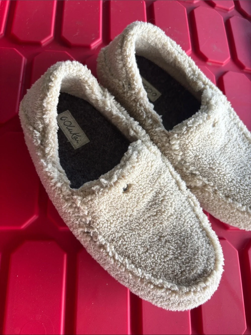 Women Olukai Beige Sherpa Slip-On Slippers